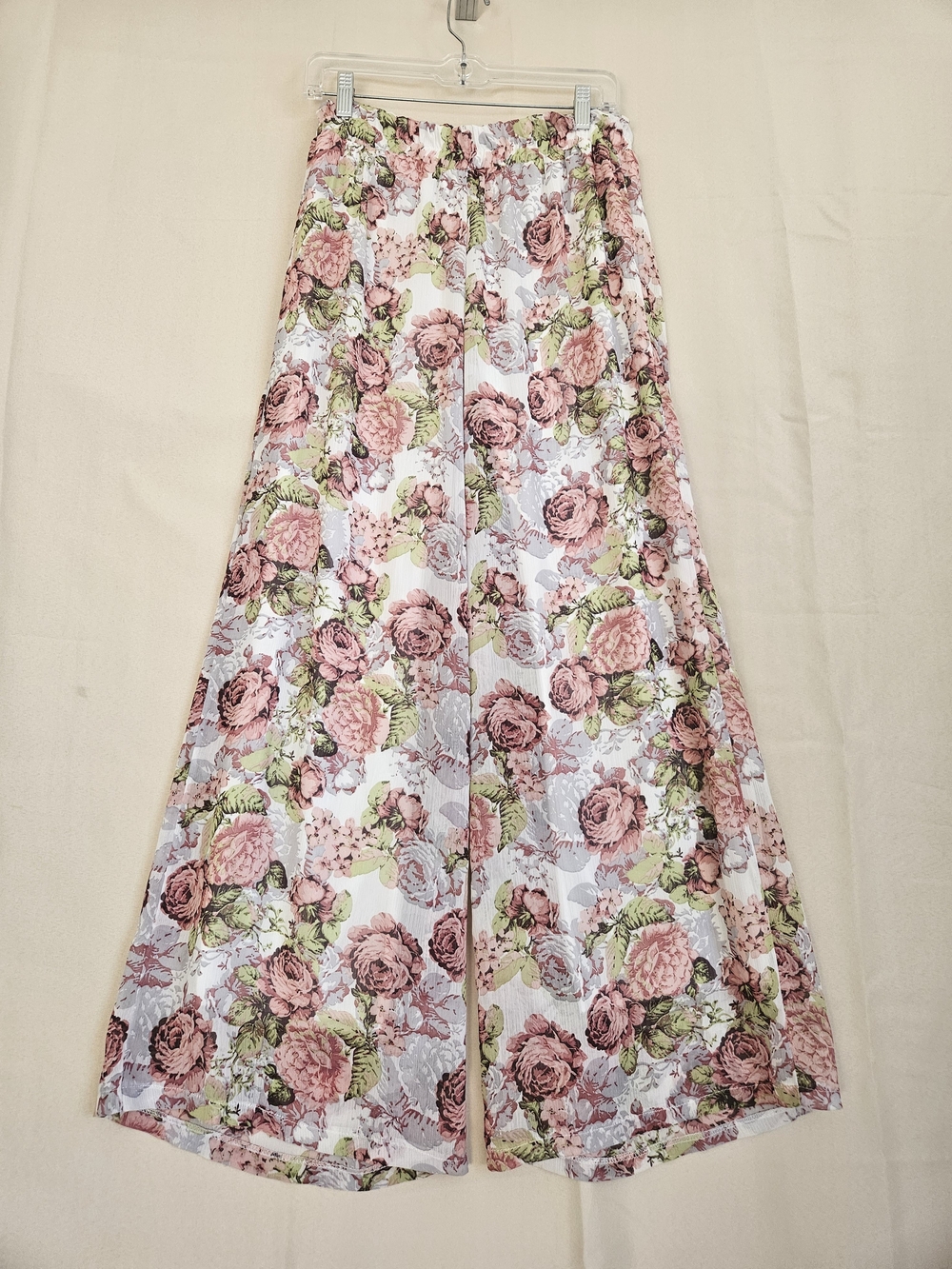 Wide Leg Floral Print Pants in Pink